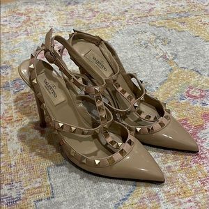 Valentino Garavani Rockstud Pump!
